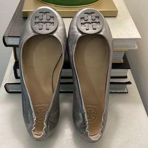 Tory Burch Metallic Minnie Travel Ballet Flat  - Size 6